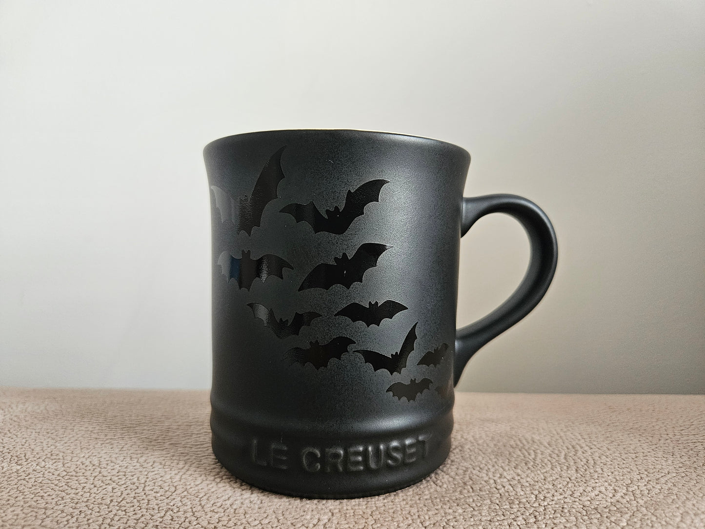 Le Creuset Halloween Bat Stoneware Mug 400ml Matte Black - Brand New