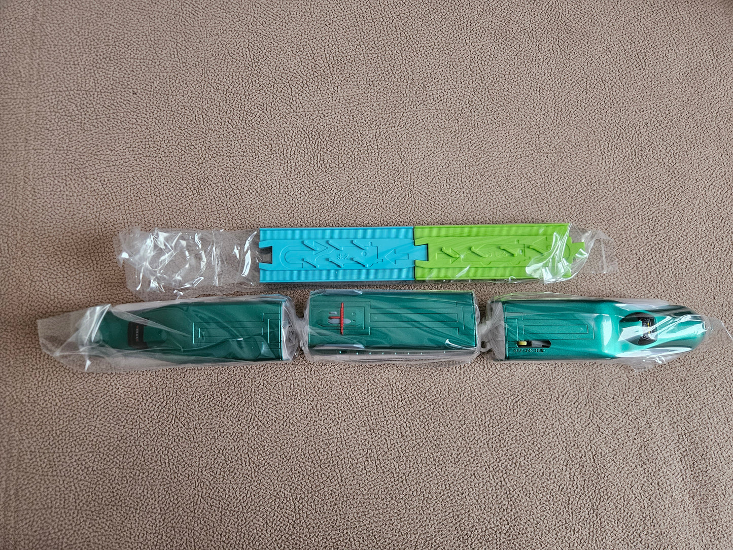 Takara Tomy Plarail S-40 H5 Series Shinkansen Hayabusa Train