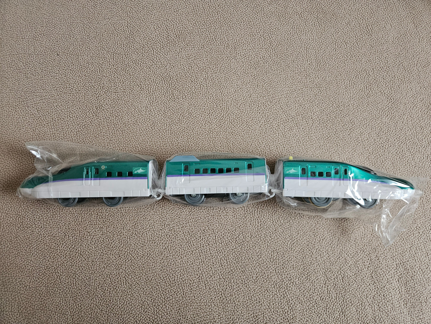 Takara Tomy Plarail S-40 H5 Series Shinkansen Hayabusa Train
