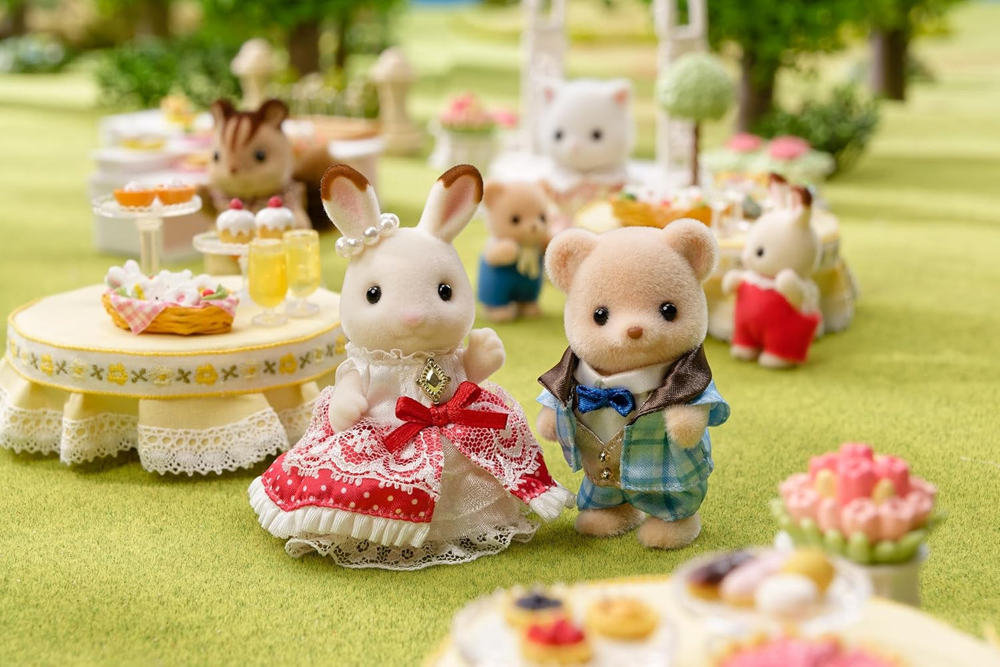 Sylvanian Families Anniversary Friends Set - Freya & Theo